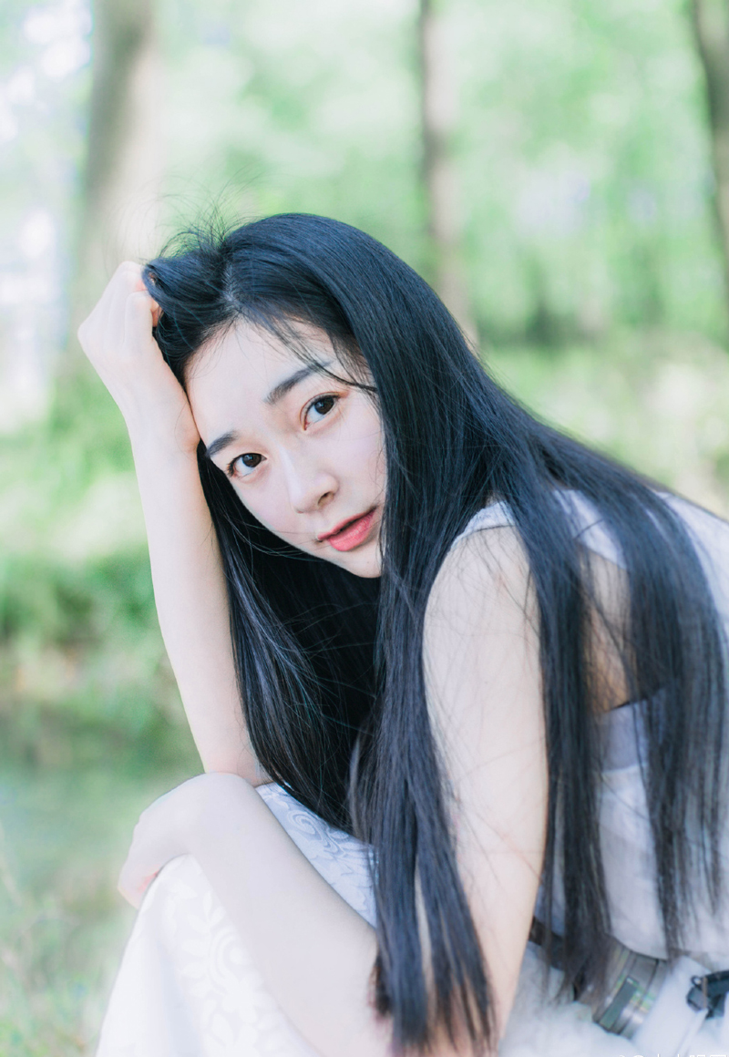 你的生命里有没有这样一个人，总是在你最无助的时候出现，宁可让自己受委屈也要帮你解决问题，就算知道你早已心有所属，也强扯出微笑说不介意，这个人知道你喜欢什么讨厌什么，知道你所有的缺点，但，还是喜欢着你。如果你生命中有这样一个人，请好好珍惜，就算不能牵手，也值得做永远的朋友。